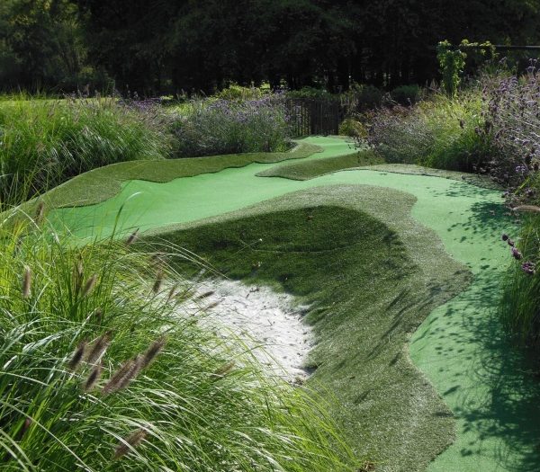 Mini-golf
